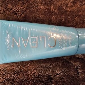Avon Clean Nourishing Cream Cleanser